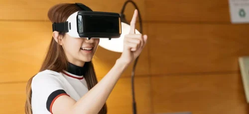 ¿Qué ventajas tiene utilizar realidad virtual en la educación?