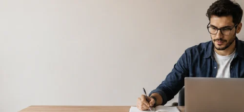 Cómo estudiar virtual y trabajar al mismo tiempo con éxito